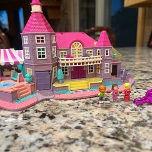 Vintage bluebird Polly pocket mansion